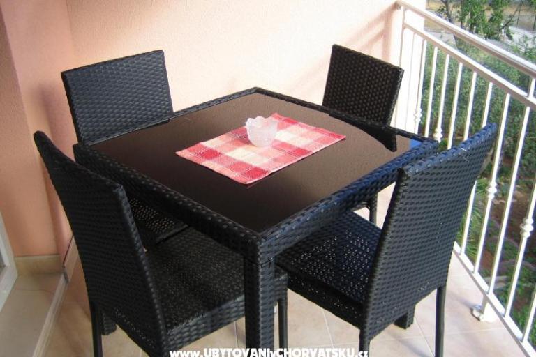 Apartmani Roje Sv. Filip i Jakov – foto 17
