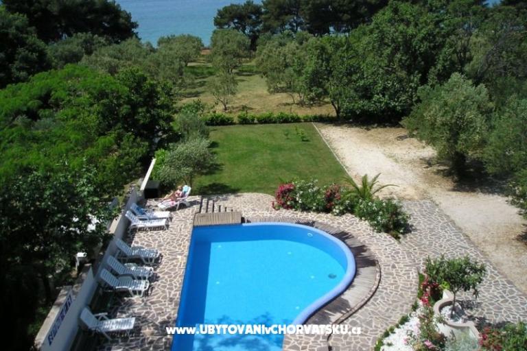 Vila Smirna 4*  sa bazenom  – foto 13