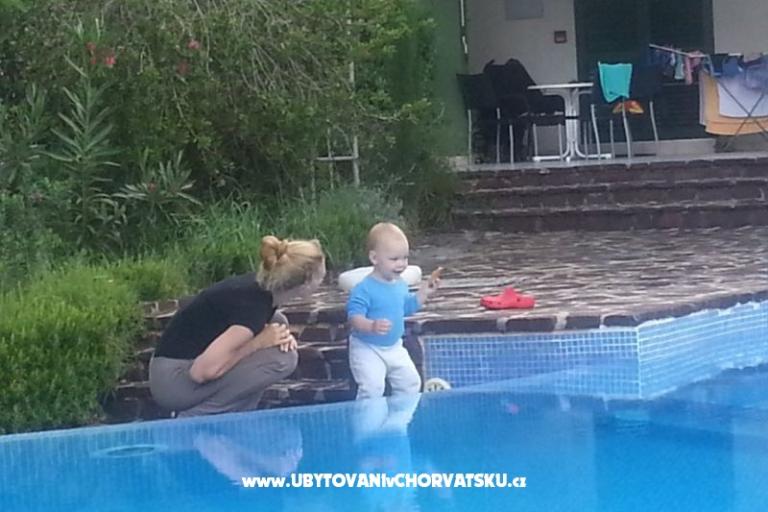 Vila Smirna 4*  sa bazenom  – foto 17
