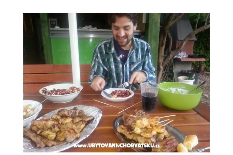 Vila Smirna 4*  sa bazenom  – foto 18