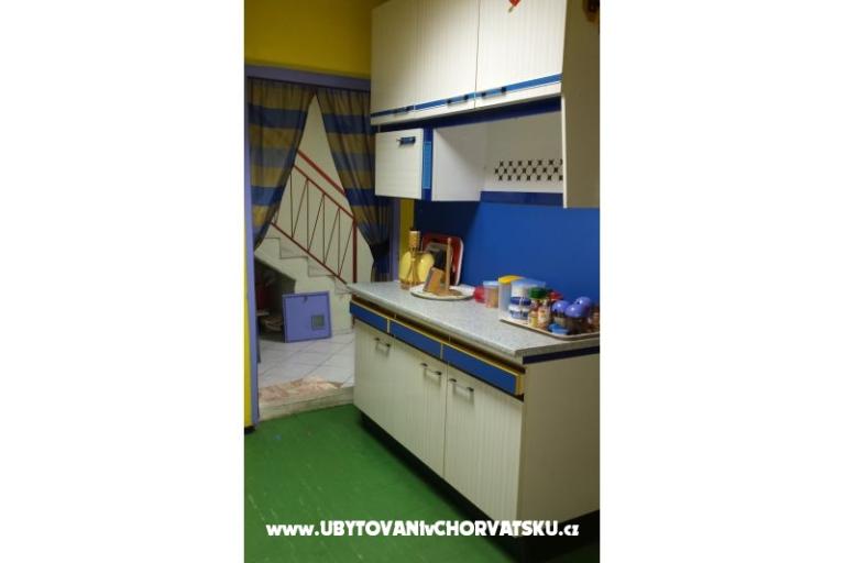 Kamena kuća – foto 12