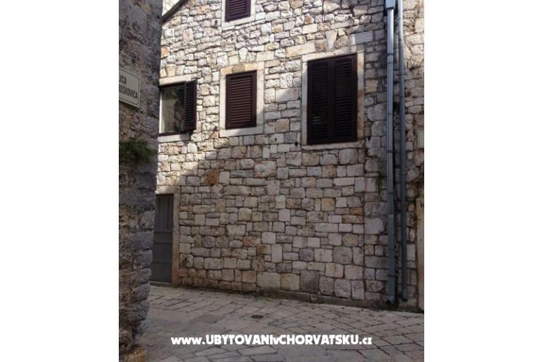 Kamena kuća – foto 13