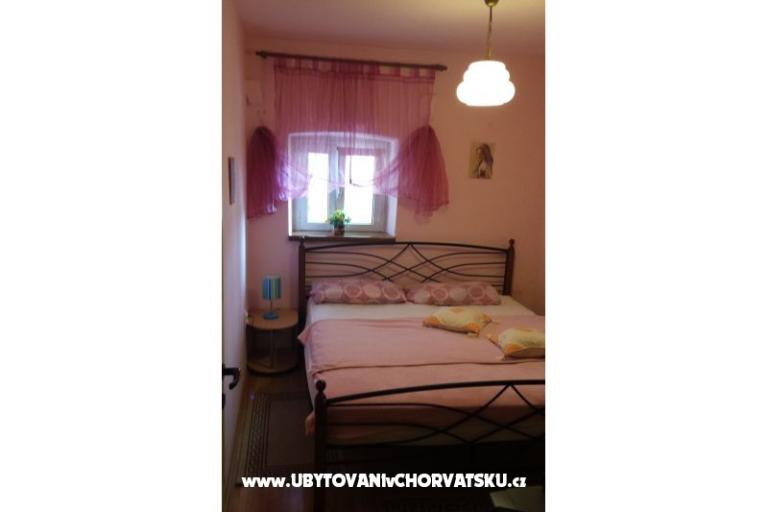 Kamena kuća – foto 3