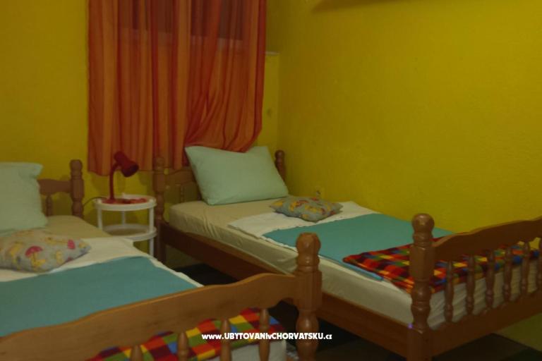 Kamena kuća – foto 6
