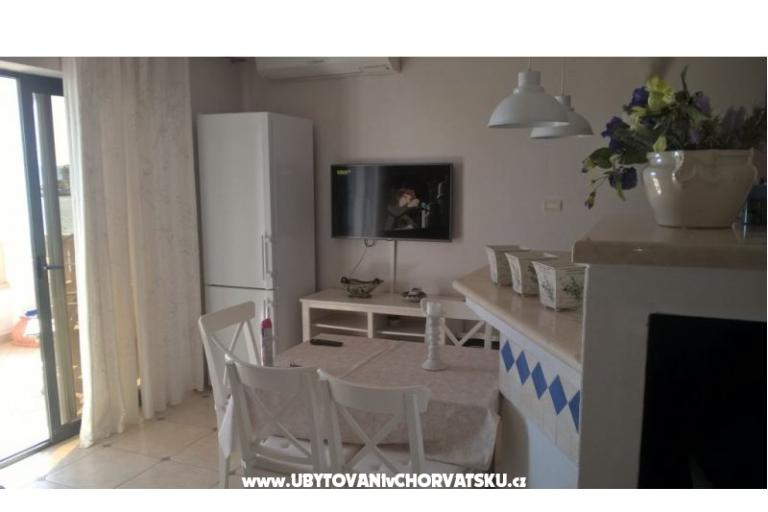 Apartmani BY THE BEACH-Meri – foto 11