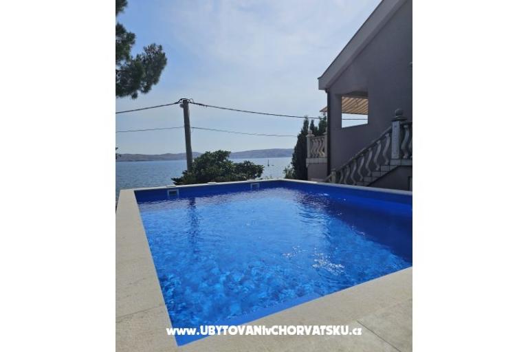 Beachfront Apartmani Baricevic wit – foto 18
