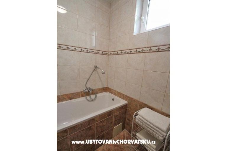 Beachfront Apartmani Carlo – foto 13