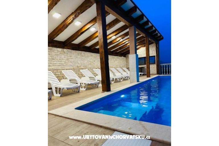 Villa Robert 2 sa bazenom Cesarica – foto 11