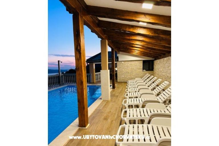 Villa Robert 2 sa bazenom Cesarica – foto 12