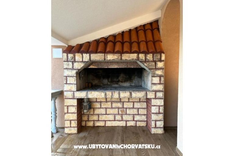 Villa Robert 2 sa bazenom Cesarica – foto 15