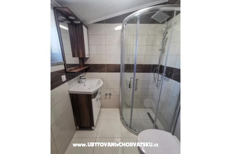 Villa Robert 2 sa bazenom Cesarica – foto 8
