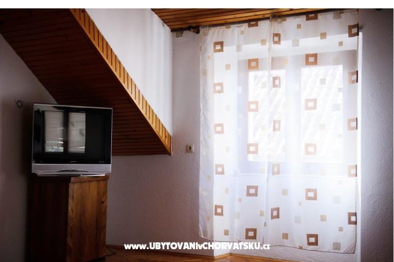 Kamena kuća – foto 14