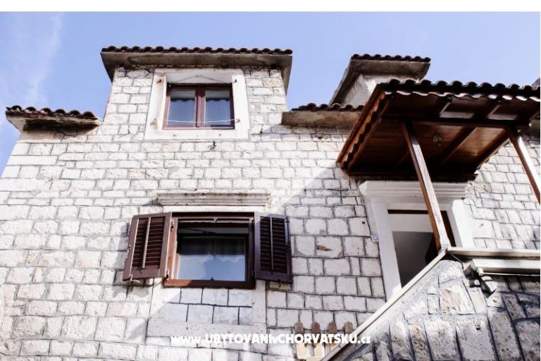 Kamena kuća – foto 17