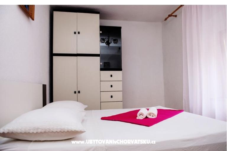 Kamena kuća – foto 8