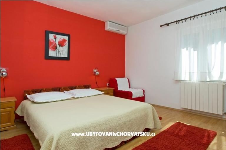 De Lux Apartmani-SWIMMING POOL – foto 6