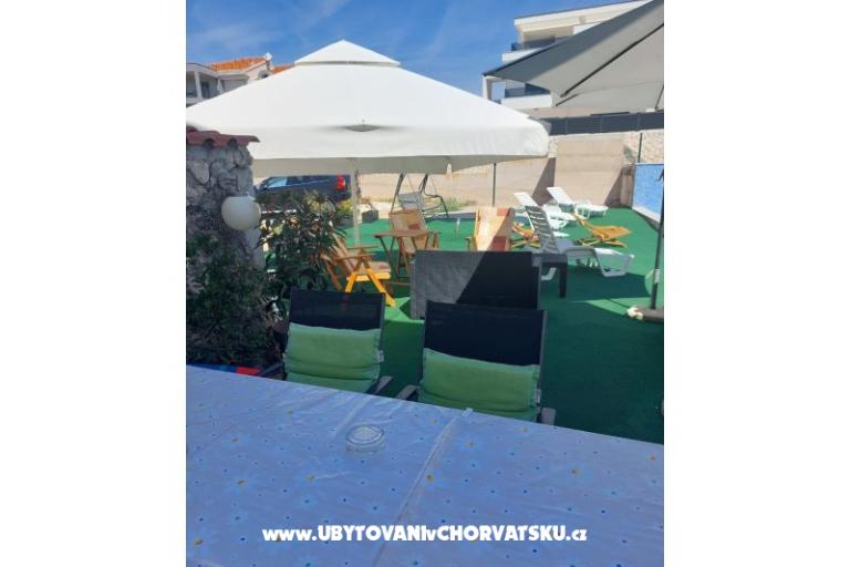 Apartmani Dinko s grijanim bazenom – foto 18