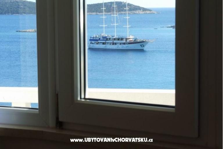 Apartmani Villa MANDINA sa bazenom – foto 10