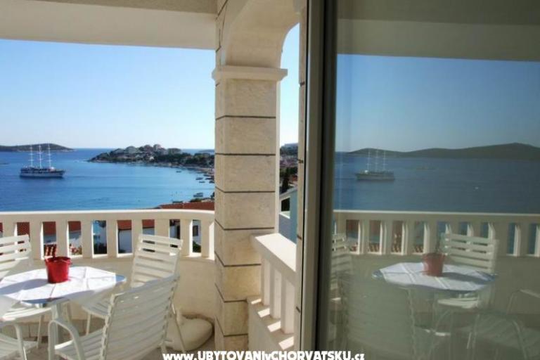 Apartmani Villa MANDINA sa bazenom – foto 6