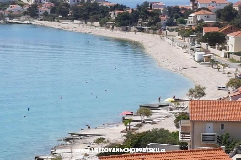 Apartmani Villa MANDINA sa bazenom – foto 9