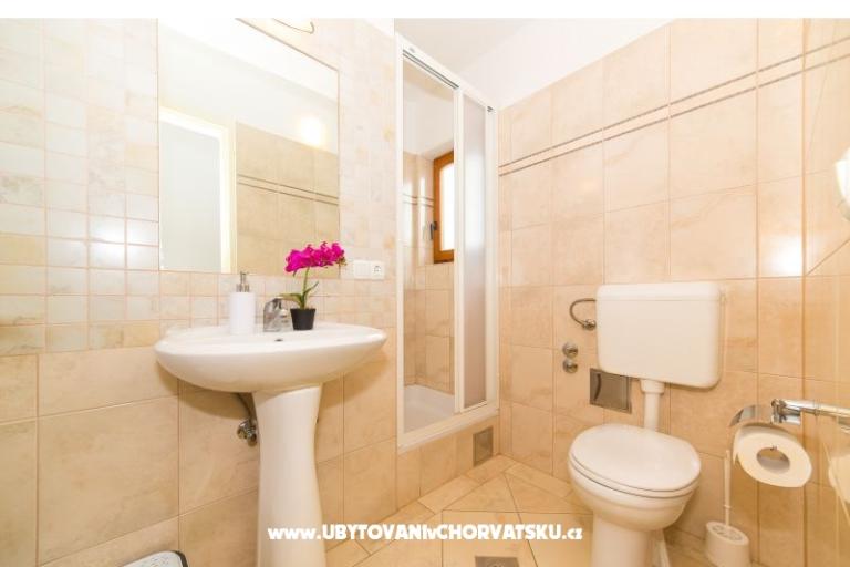 Apartmani Vila Nena sa bazenom – foto 17