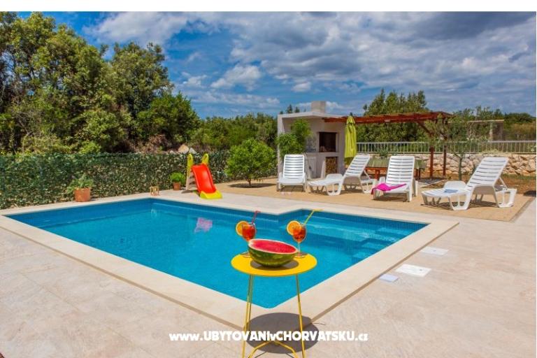 Apartmani Vila Nena sa bazenom – foto 7