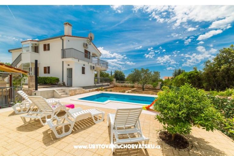 Apartmani Vila Nena sa bazenom – foto 8