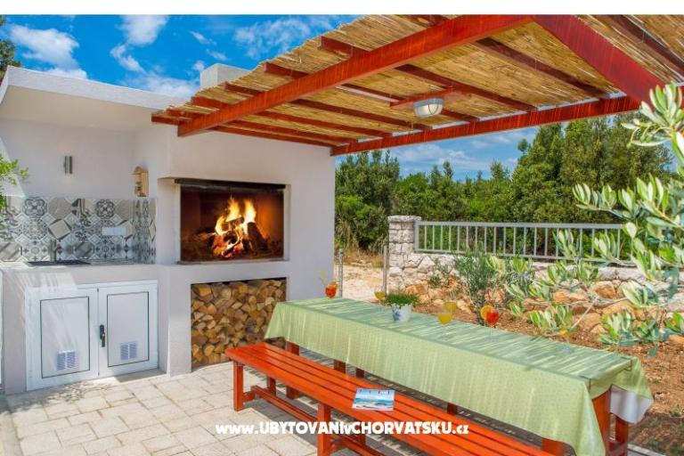 Apartmani Vila Nena sa bazenom – foto 9