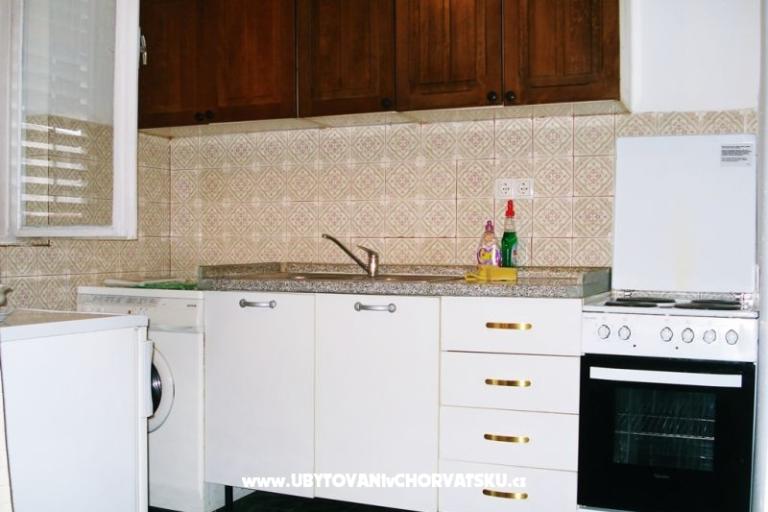 Central Apartman with Balcony – foto 6