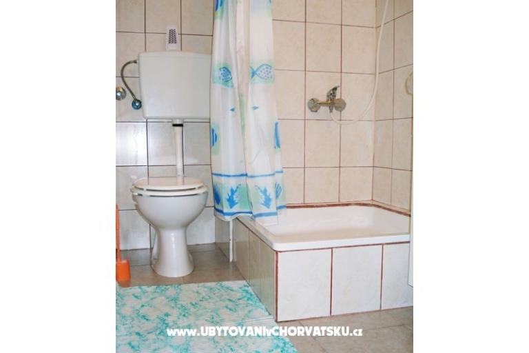 Central Apartman with Balcony – foto 7