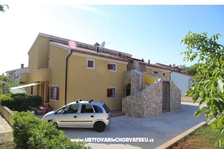 Apartman Oliva D1 sa bazenom – foto 4