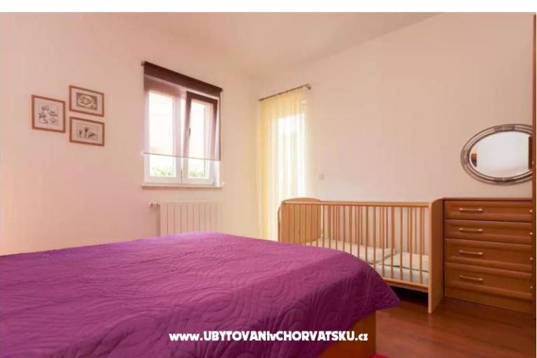Apartman Oliva D1 sa bazenom – foto 6