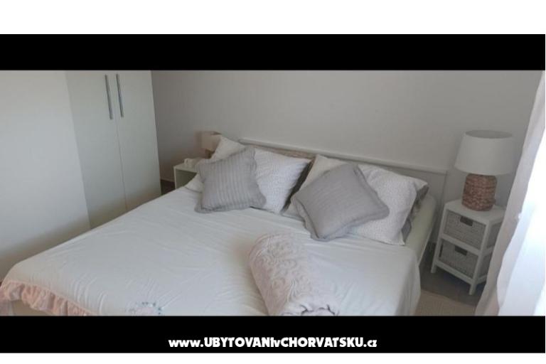 Apartmani AS sa bazenom – foto 28