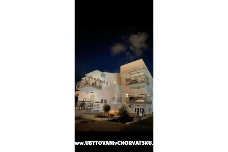 Apartmani AS sa bazenom – foto 33