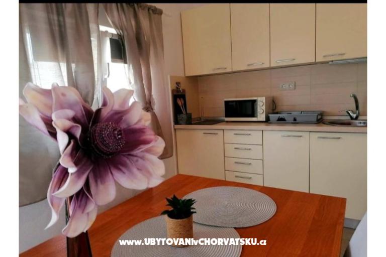 Apartmani AS sa bazenom – foto 40