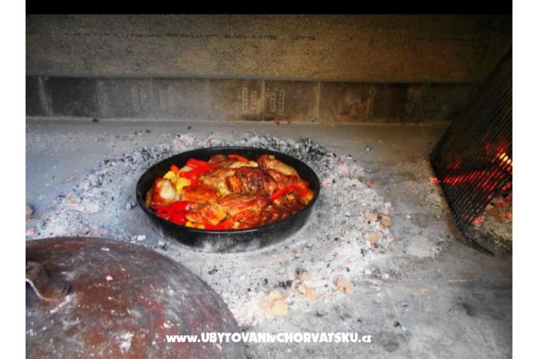 Apartmani AS sa bazenom – foto 45