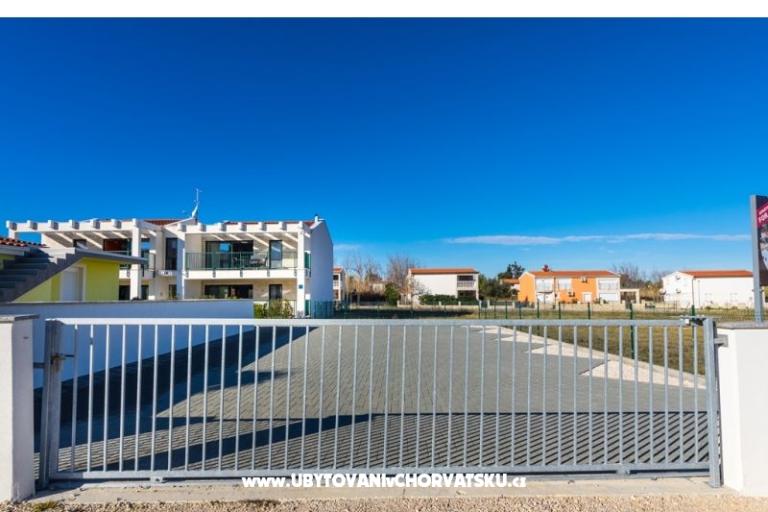 Queen Beach Resort Apartmani – foto 8