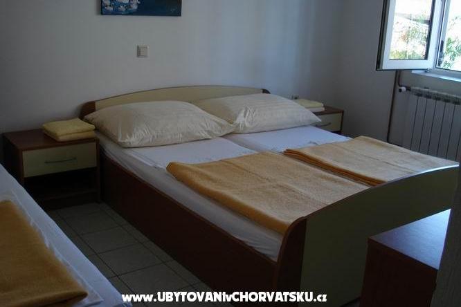 Apartmani Jakišnica – foto 12