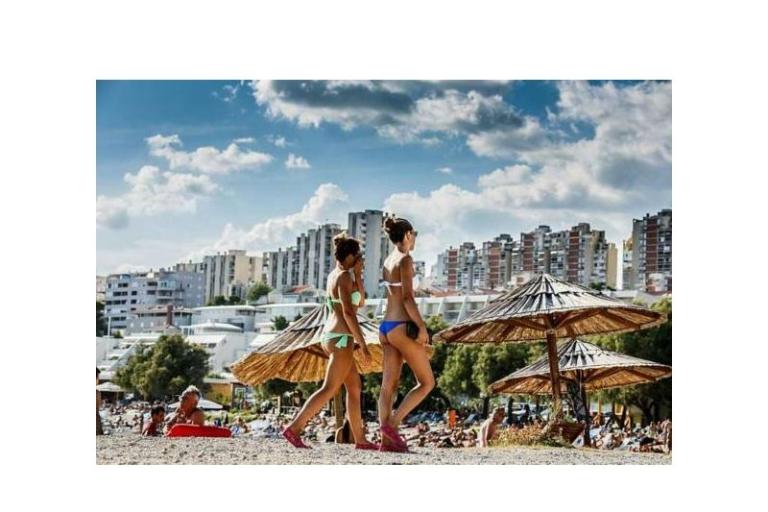 Apartman Dodo sa bazenom – foto 16