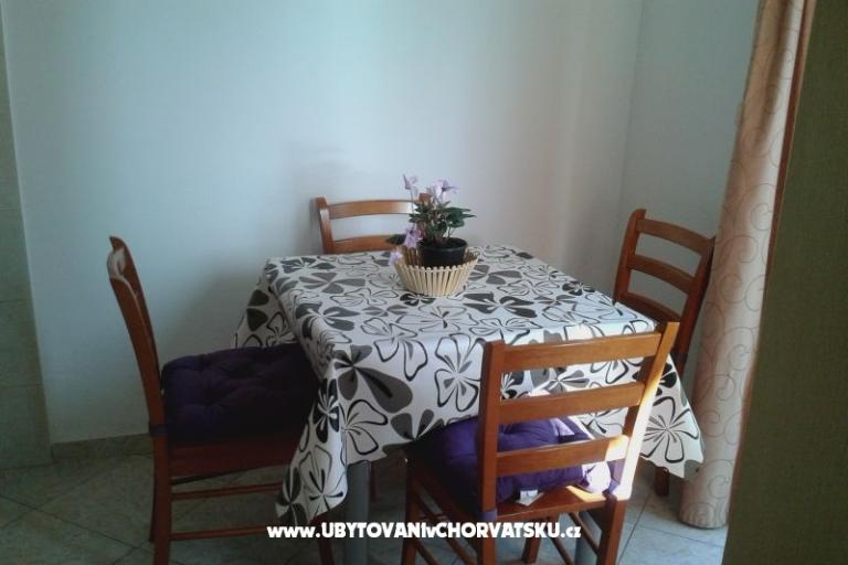 Apartmani Ana - Kamp Ivo – foto 9