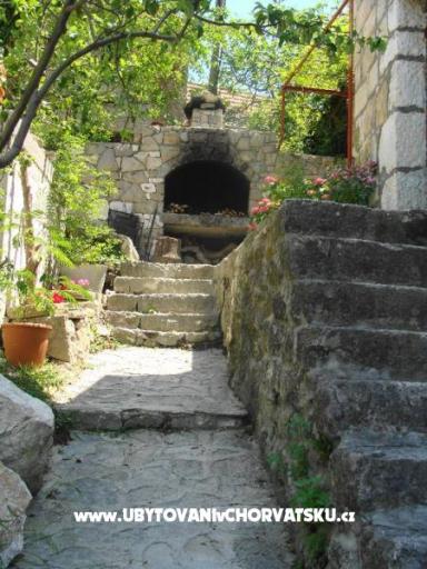 Kamena kuća – foto 14