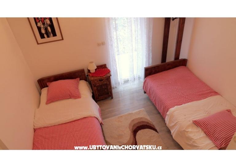 Kamena kuća – foto 9