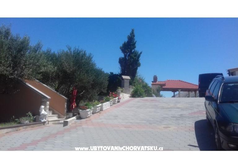 Apartmani Ita s bazenom – foto 9