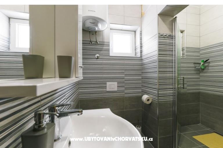 Apartman sa bazenom and jacuzzi – foto 10