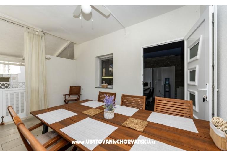 Apartman sa bazenom and jacuzzi – foto 19