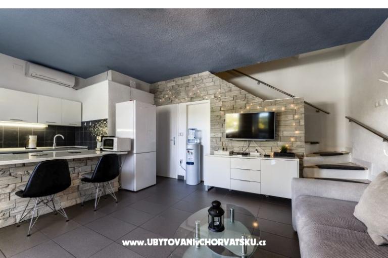 Apartman sa bazenom and jacuzzi – foto 21
