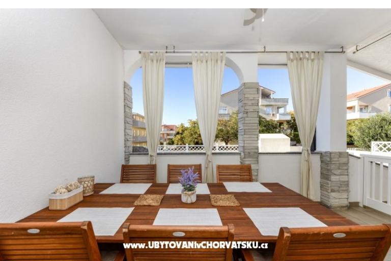 Apartman sa bazenom and jacuzzi – foto 23