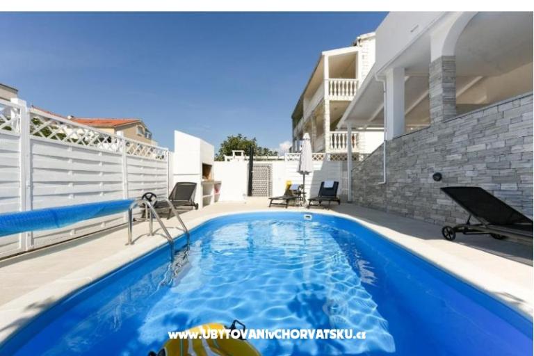 Apartman sa bazenom and jacuzzi – foto 29