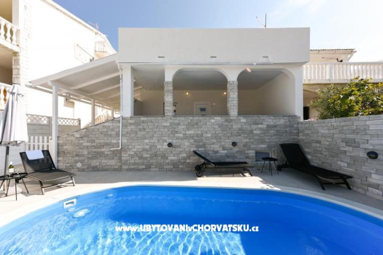 Apartman sa bazenom and jacuzzi – foto 4