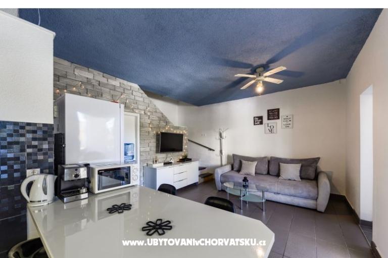 Apartman sa bazenom and jacuzzi – foto 6