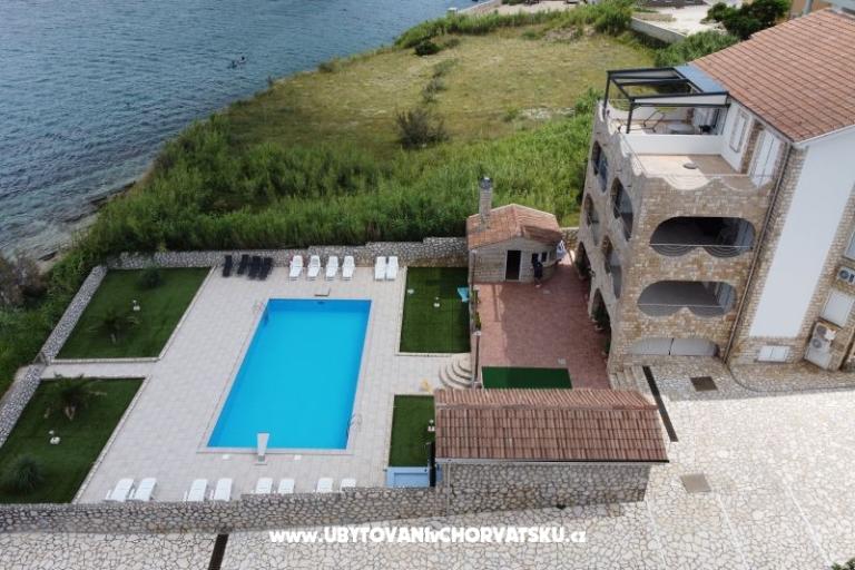 Pool Apartman Antonia – foto 41